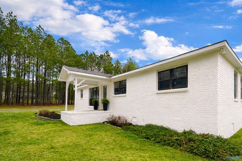 3210 Holmes Rd Sw, Hartselle, AL, 35640-6054 | Card Image