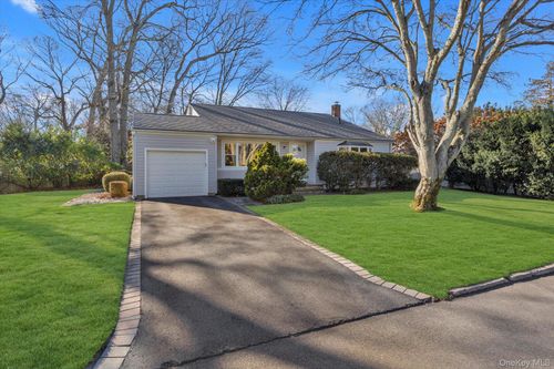 19 Capitol Pl, Huntingtn Sta, NY, 11746-4305 | Card Image