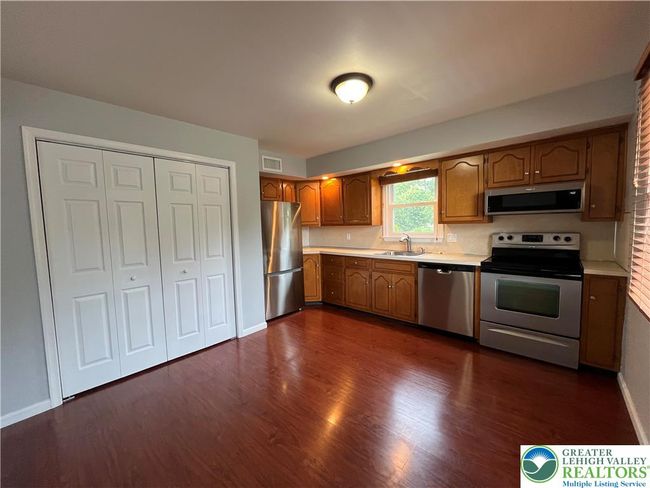 4053 Vaughn St, Condo with 2 bedrooms, 2 bathrooms and null parking in Palmer Twp PA | Image 7