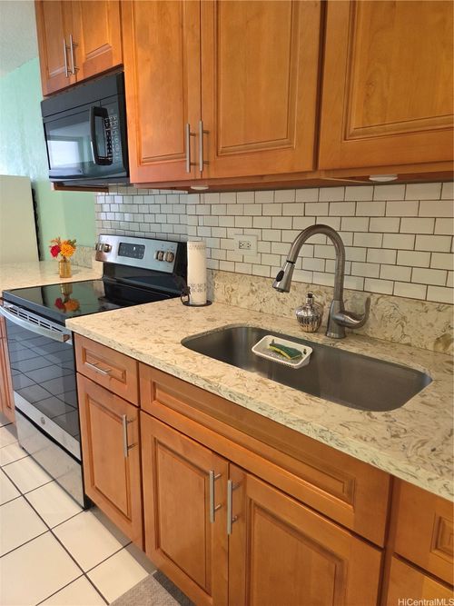 apt-804b-425 Ena Rd, Honolulu, HI, 96815-1756 | Card Image