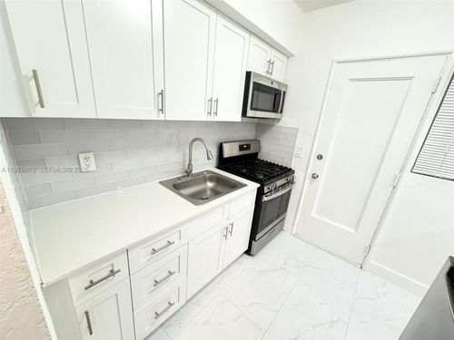 apt-7-7435 Byron Ave, Miami Beach, FL, 33141-2681 | Card Image