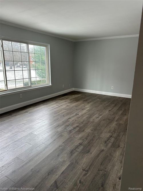 49-653 E Fox Hills Dr, Bloomfield Hills, MI, 48304-1305 | Card Image