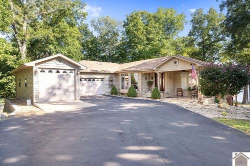 531 Knight Ln, Benton, KY, 42025-6515 | Card Image