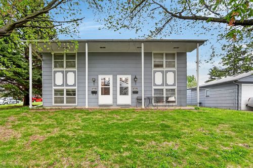 1727 E 33rd St, Des Moines, IA, 50317-8601 | Card Image