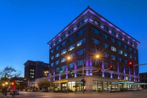 3b-212 Brady St, Davenport, IA, 52801-1549 | Card Image