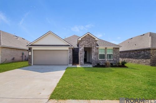 106 Royal Oak Street, Youngsville, LA, 70518 | Card Image