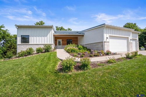 8440 Raven Dr, Louisville, NE, 68037-2140 | Card Image