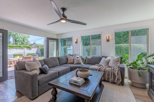 4229 N 34th St, Phoenix, AZ, 85018-4733 | Card Image