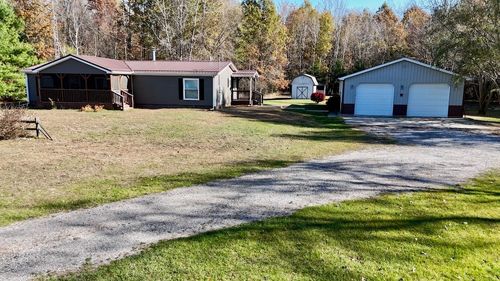 13271 Hemlock Rd, Chesaning, MI, 48616-9538 | Card Image