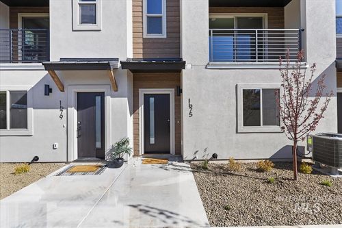 1676 W Burlison Ln, Boise, ID, 83705-3035 | Card Image