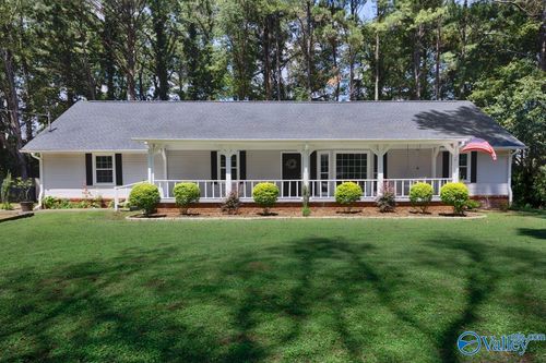 111 Lo Ann Ln, Huntsville, AL, 35811-9225 | Card Image