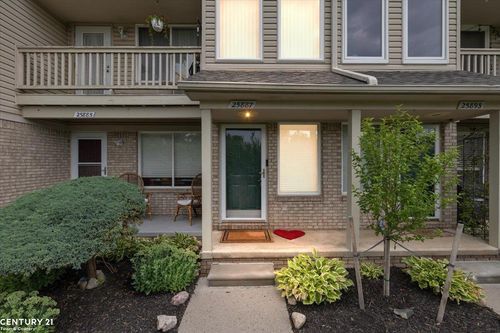 25887 Gatz St, Harrison Twp, MI, 48045-3002 | Card Image