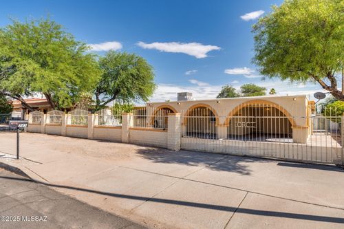 743 W Nebraska St, Tucson, AZ, 85706-2349 | Card Image