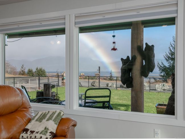 100 Dyer Dr, House other with 3 bedrooms, 3 bathrooms and 1 parking in Sayward BC | Image 36