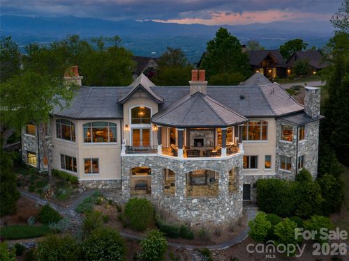 83 Summit Tower Cir, Asheville, NC, 28804-6400 | Card Image