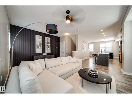 1-2803 James Mowatt Trail Sw, Edmonton, AB, T6W2P5 | Card Image