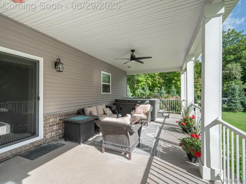 1027 Xanadu Ct, Brighton, MI, 48114-8207 | Card Image