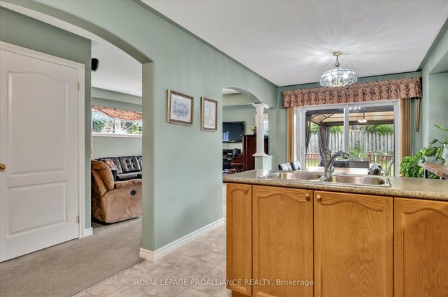 1771 Glenforest Blvd, House other with 3 bedrooms, 3 bathrooms and 4 parking in Peterborough ON | Image 9