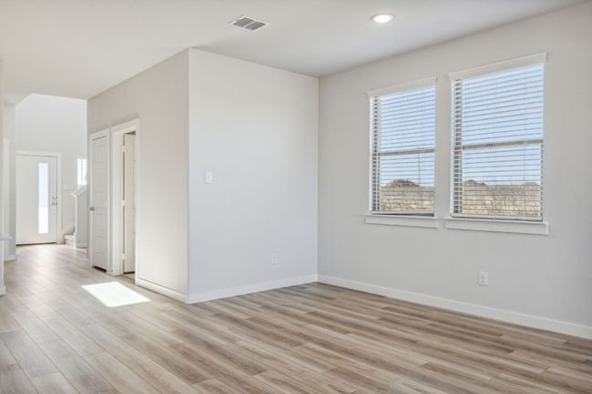 304 Bendecido Loop, House other with 4 bedrooms, 4 bathrooms and 2 parking in Elgin TX | Image 13