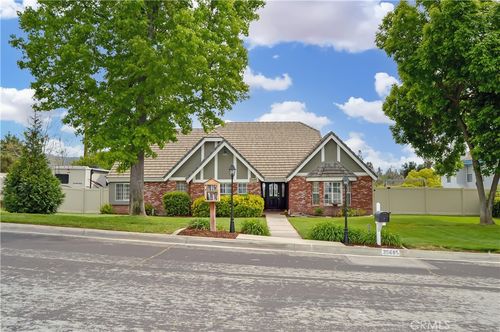 35685 Sleepy Hollow Ln, Yucaipa, CA, 92399 | Card Image