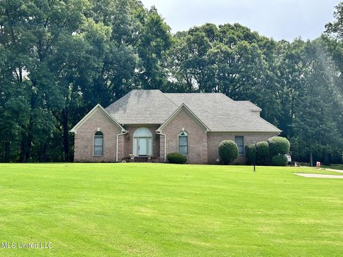 8136 Saddlebrook Cv, Olive Branch, MS, 38654-1212 | Card Image