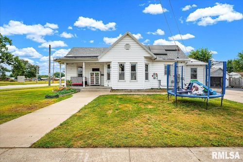 704 S Main St, Lewistown, IL, 61542-1738 | Card Image