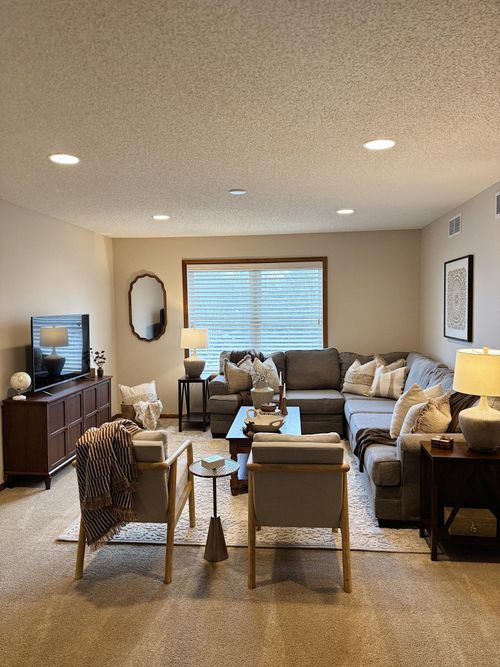 unit-b-10759 Falling Water Ln, Woodbury, MN, 55129-5352 | Card Image