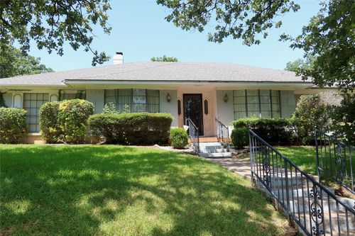 1804 High Vista Ct, Fort Worth, TX, 76112-4517 | Card Image