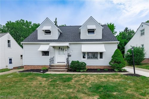 4521 Shirley Dr, South Euclid, OH, 44121-4207 | Card Image