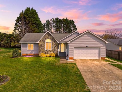 27-1951 19th Avenue Dr Ne, Hickory, NC, 28601-0580 | Card Image