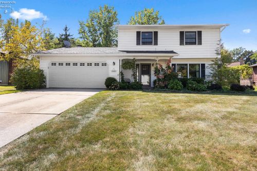 2630 Robinhood Dr, Lorain, OH, 44053-1565 | Card Image