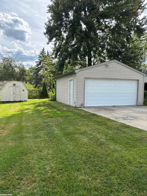 24794 Trombley St, Harrison Township, MI, 48045-3377 | Card Image