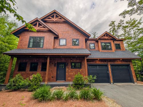 302 S Peak Rd, Lincoln, NH, 03251 | Card Image