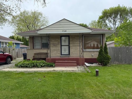 37684 N Sheridan Rd, Beach Park, IL, 60087-2400 | Card Image
