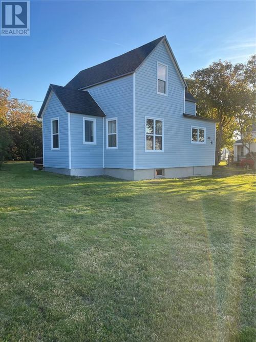 5 Post Office Rd, Bell Island, NL, A0A | Card Image