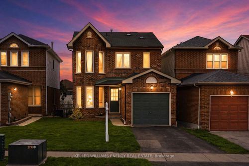 35 Teddington Cres, Whitby, ON, L1R1S5 | Card Image