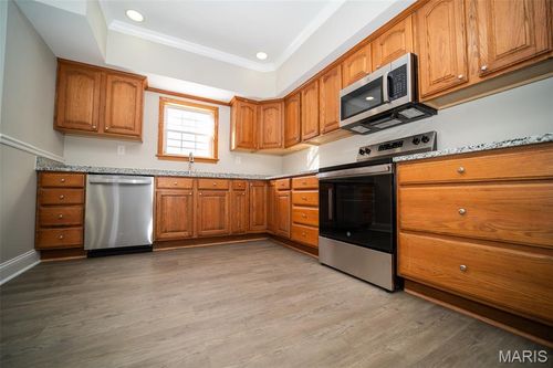 6051 Valley Dr, French Village, MO, 63036-1380 | Card Image