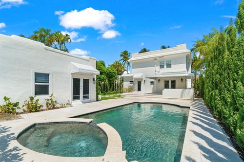 224 10th St, West Palm Beach, FL, 33401-3502 | Card Image