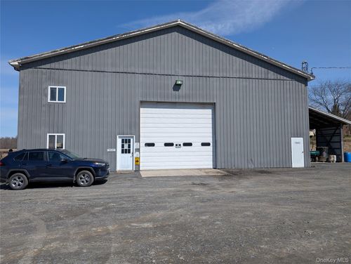 19 Maloney Ln, Goshen, NY, 10924-6107 | Card Image