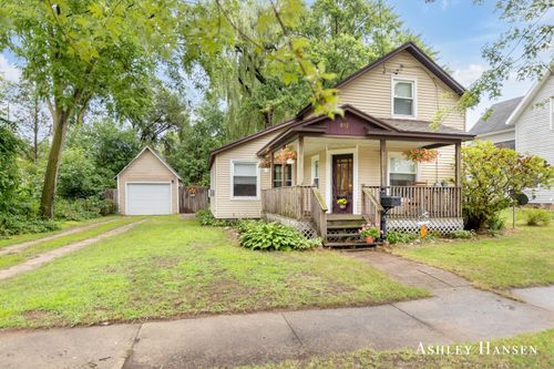 812 Alderman St, Belding, MI, 48809-2202 | Card Image