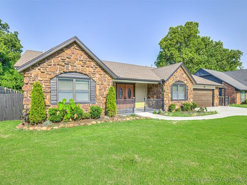 1012 Forest Pl, Jenks, OK, 74037-2727 | Card Image
