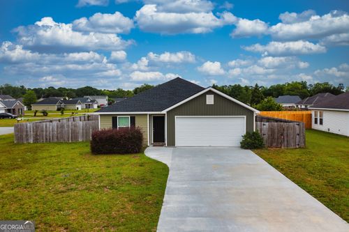 111 Auburn Cir, Glennville, GA, 30427-2573 | Card Image