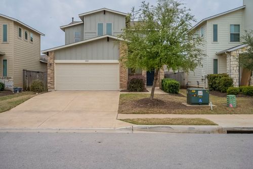 8005 Dampton Ln, Austin, TX, 78744-5914 | Card Image