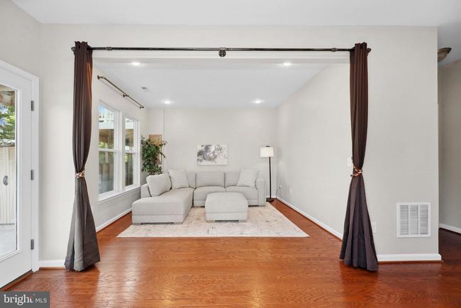 44954 Bishop Ter, Townhouse with 3 bedrooms, 3 bathrooms and null parking in ASHBURN VA | Image 4