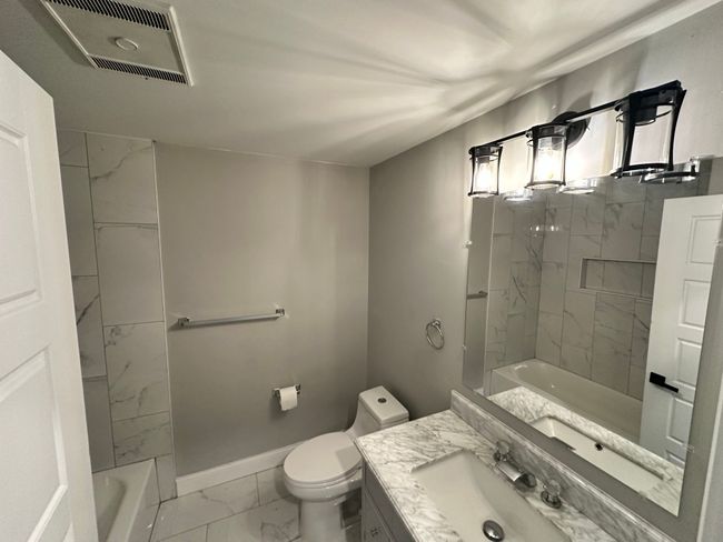 24739 Middlebelt Rd, House other with 3 bedrooms, 3 bathrooms and null parking in Farmington Hills MI | Image 17