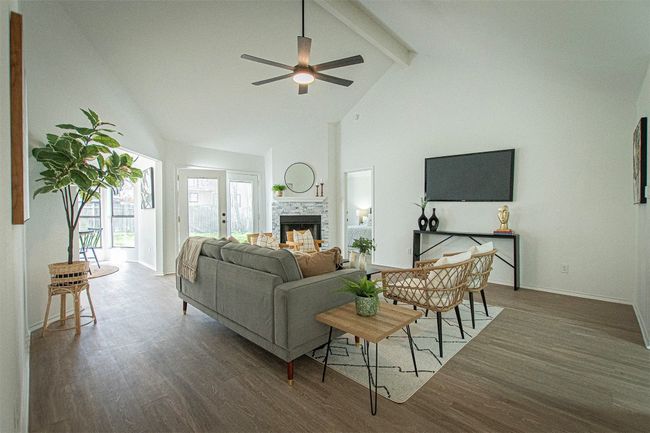 106 N Mockingbird Cir, House other with 3 bedrooms, 2 bathrooms and 2 parking in Cedar Creek TX | Image 4