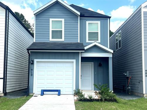 910 Moon Drop Lane, Houston, TX, 77090 | Card Image