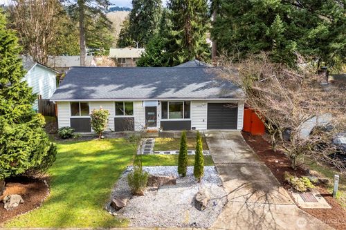 20323 12th Dr Se, Bothell, WA, 98012-7708 | Card Image