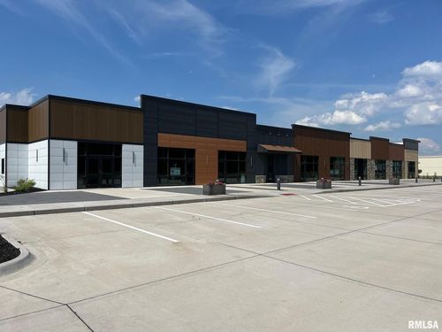 201 12th Ave, East Moline, IL, 61244-1252 | Card Image