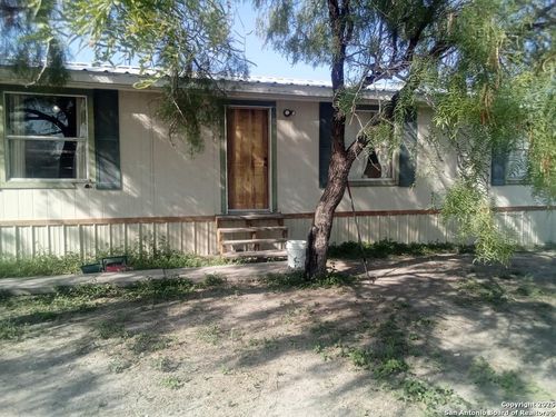 715 Ranch Road 1572, Spofford, TX, 78877-6124 | Card Image